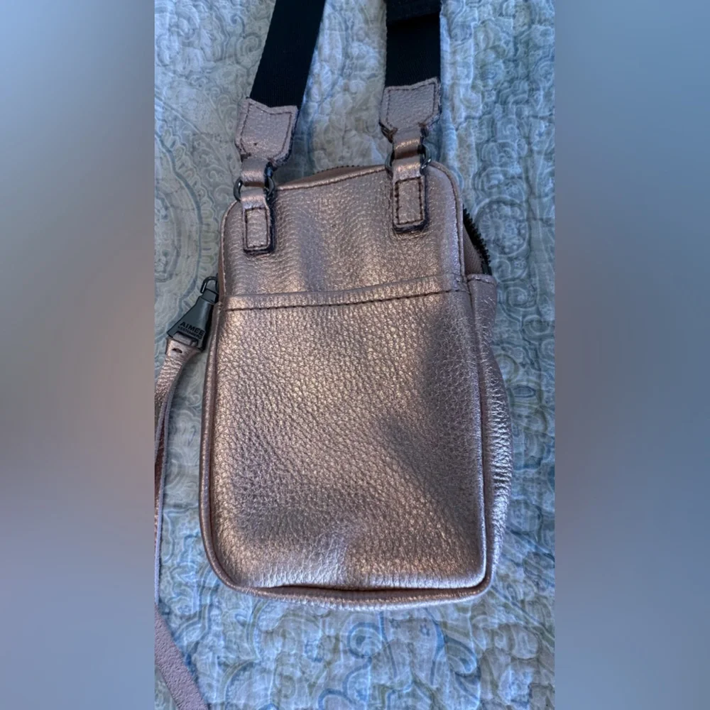 Aimee Kestenberg Just Saying Rose Gold Metallic Leather Crossbody Phone Bag